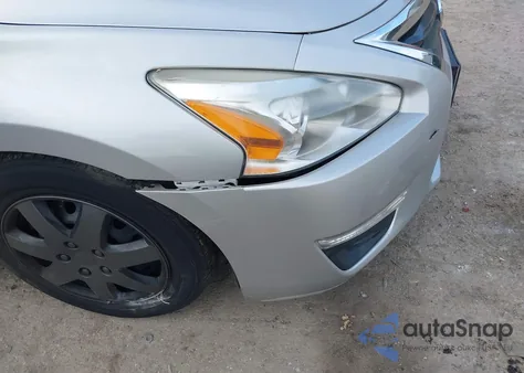 2015 Nissan Altima 2.5 S из США, поврежденный, VIN 1N4AL3AP3FC136399